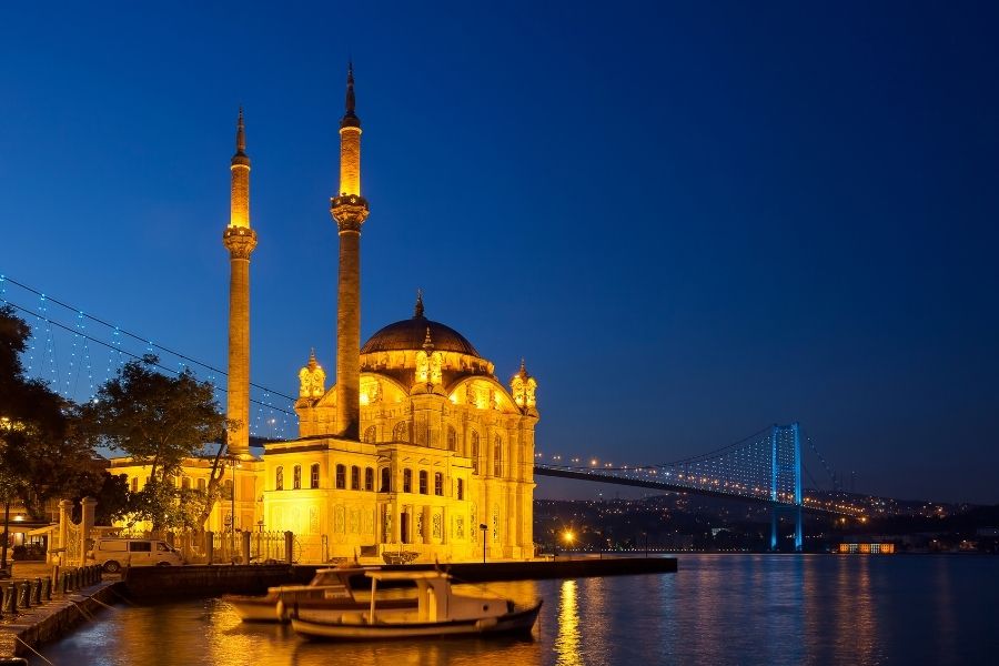 The Ultimate Guide to Exploring the Bosphorus in Istanbul